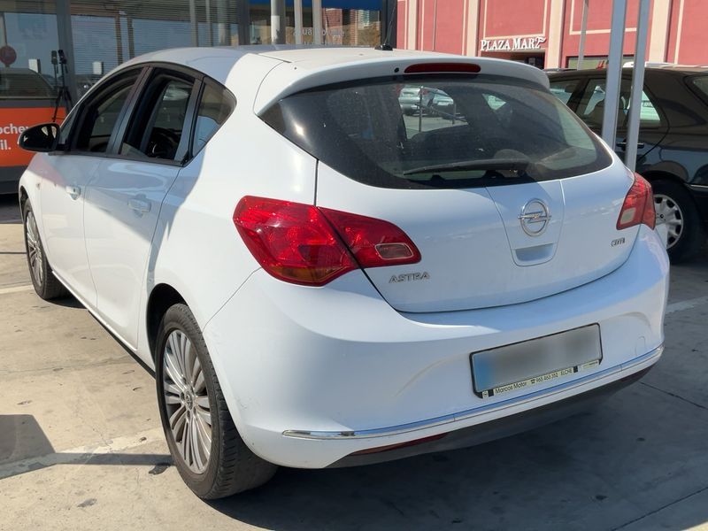 Opel Astra 1.6 CDTI DPF Selective 2015