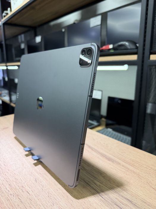 iPad Pro 12.9" 5 Generation, Wi-Fi+Cellular, 2 TB, АКБ93%, 2520/А10