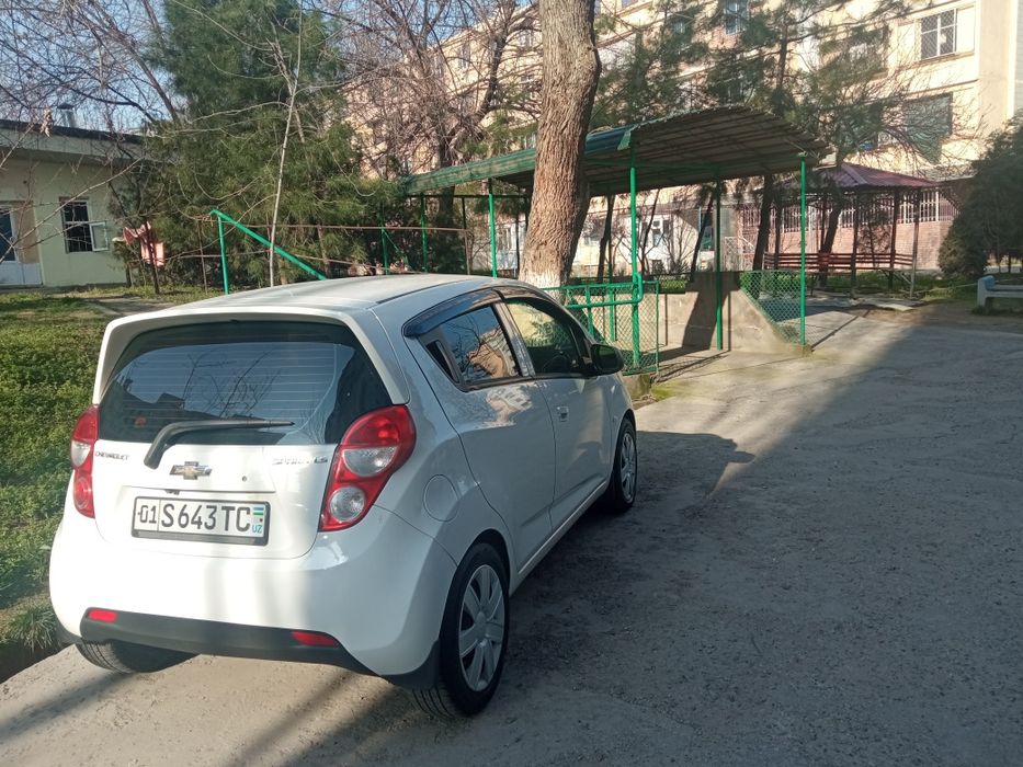 Продаётся Спарк автомобиль