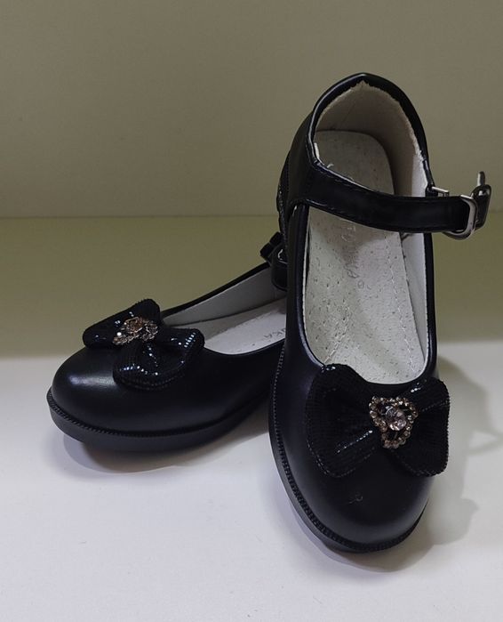 Продам новую детскую обувь