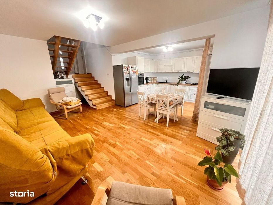casa cu 4 camere,3 bai,3 terase,2 balcoane,1 garaj si 1 parcare,zona A
