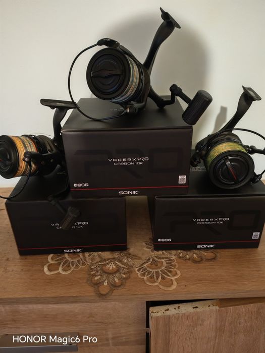 Vând mulinete Sonik Carbon 10000