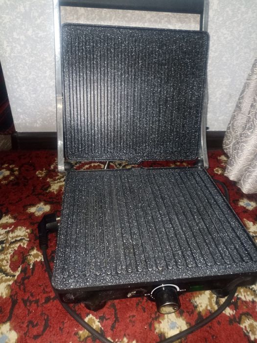 Go‘sht, panjara, sendvich va boshqa taomlar uchun mos toster