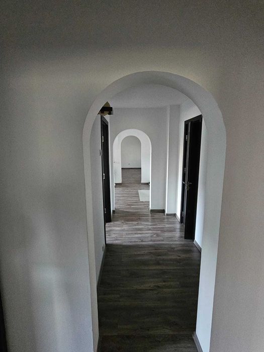 Vânzare apartament 4 camere