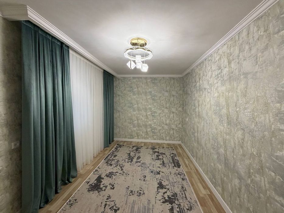 Продаю 3 ком квартира на 2 этаже 4 этажного дома. Дубовый.