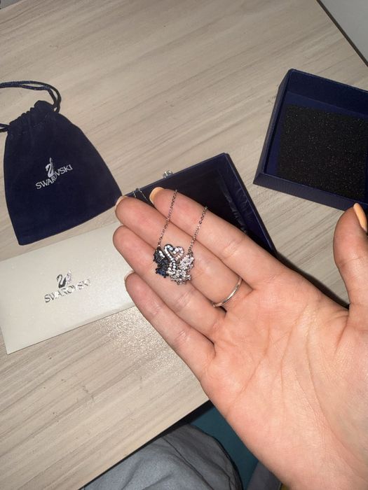 Колие Swarovski ново