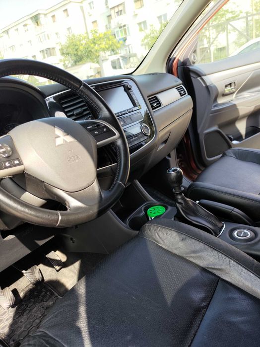 MITSUBISHI Outlander 2013 — imagine 2