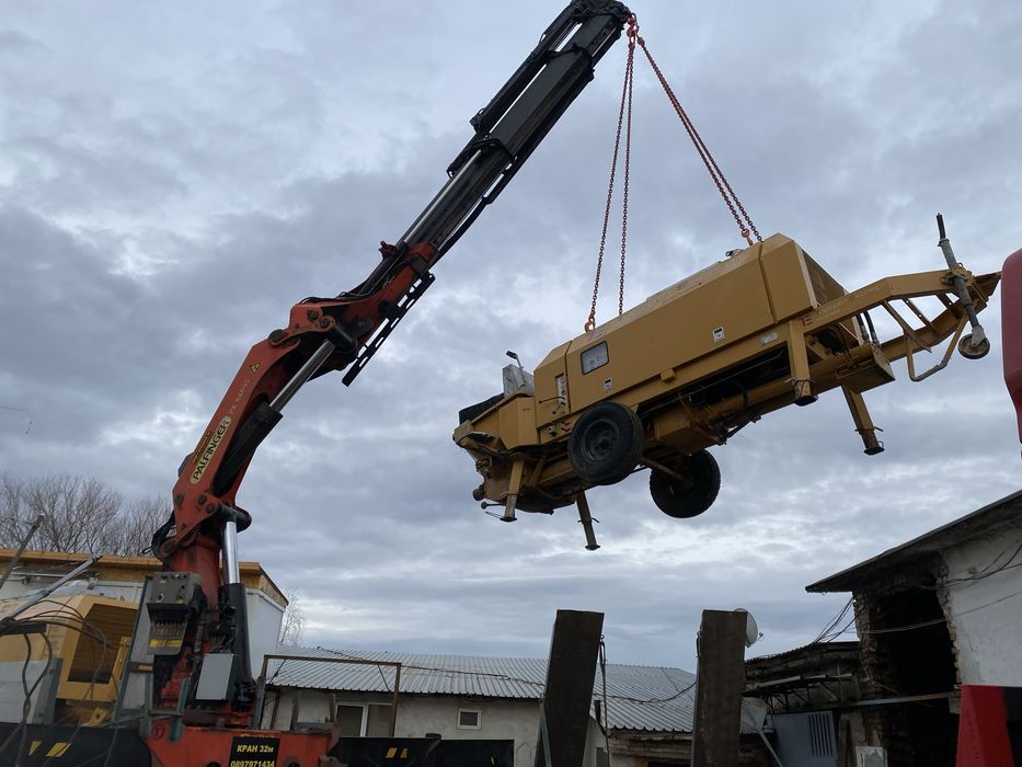 Камион с кран