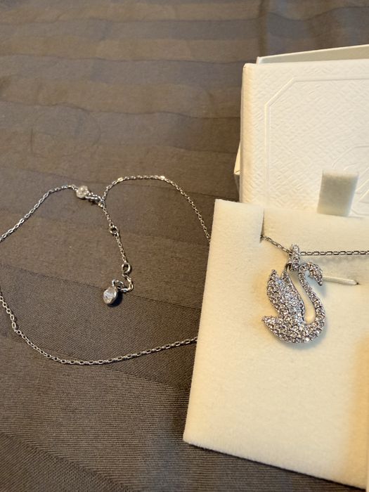 Колие Swarovski лебед