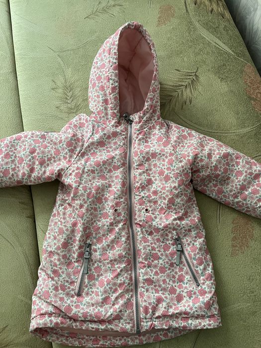 Продам куртку детскую