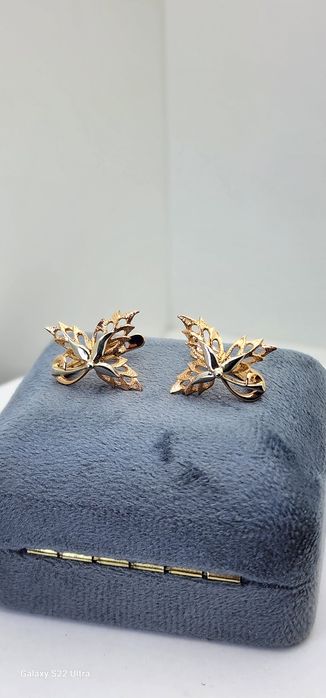 Культовые серьги "Кленовый лист" времен СССР.
Были изготовлены на Моск