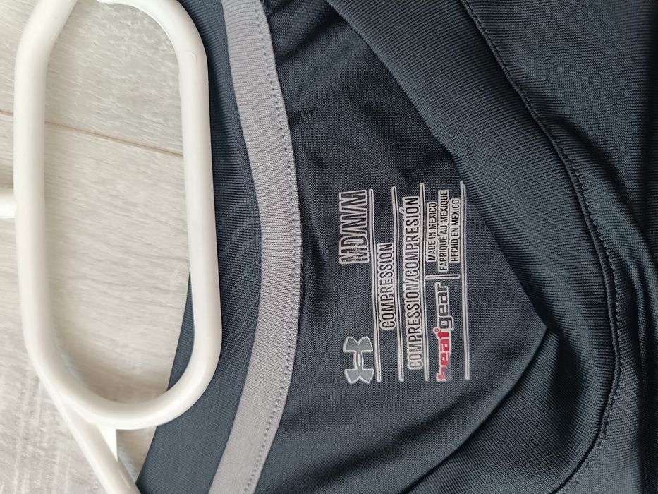 Tricou under armour negru marimea M