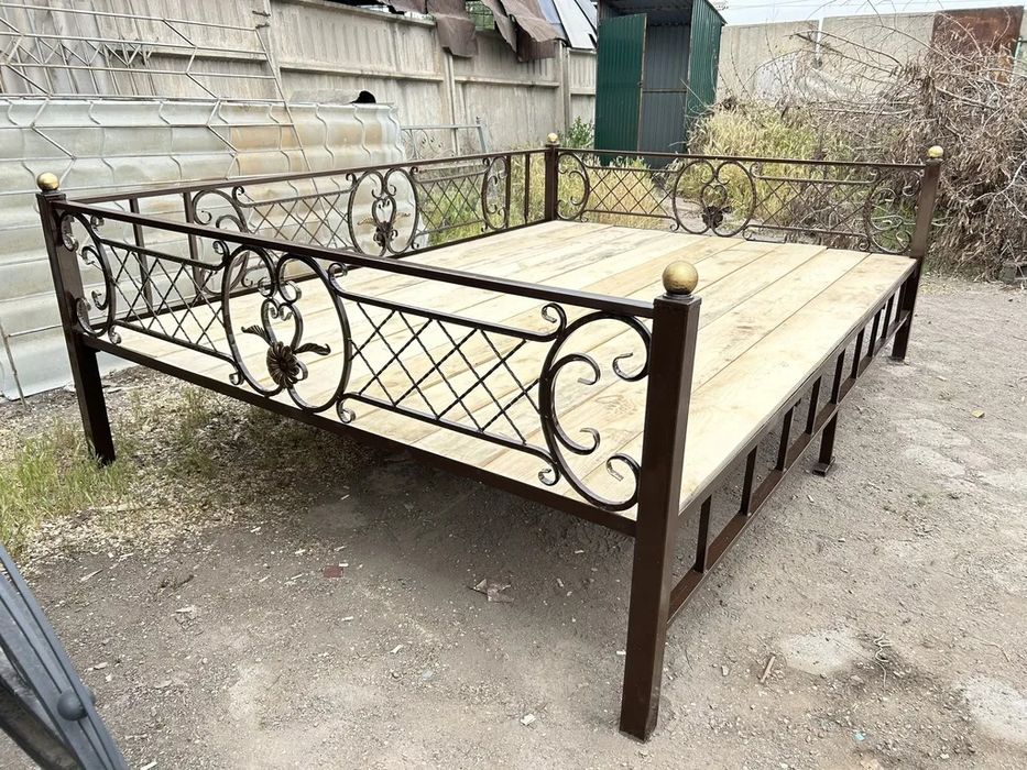 Тапчан, качеля,навес