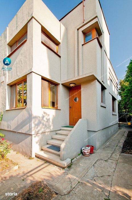 Casa situata in zona centrala cu arhitectura Art Deco