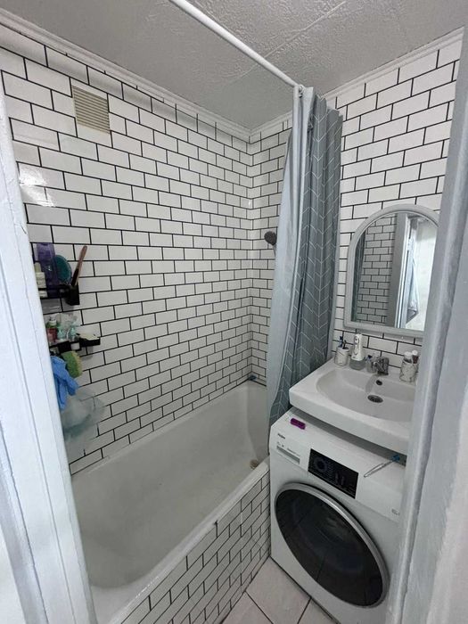 Продам 2 комн. кв. район Парка Победы