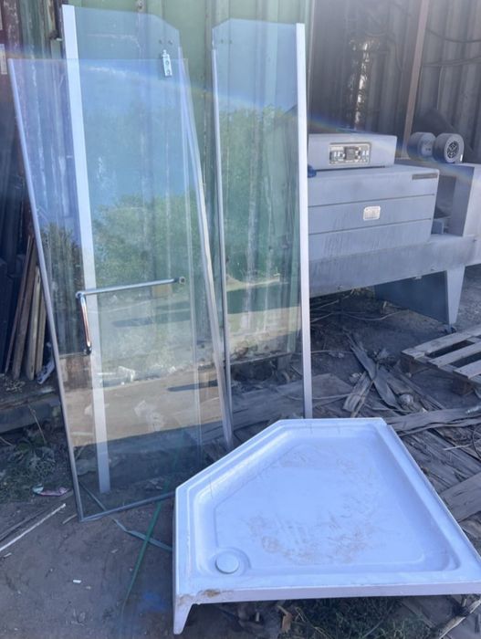 Срочно продам Душ с поддонам 100×100