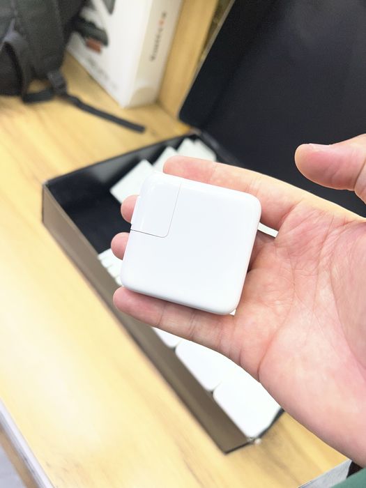 Apple original adapter zaryadnik  30W 140W Orginal 100%