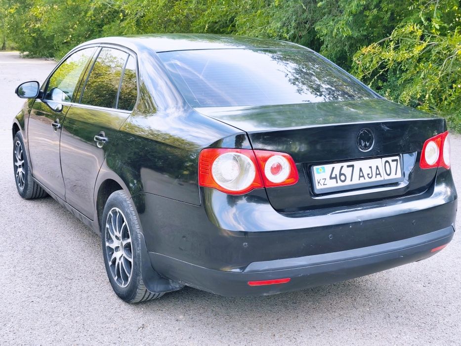 Продам VW JETTA на Автомате.