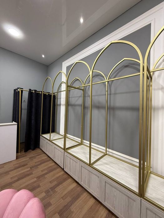 Витрина для магазина одежды