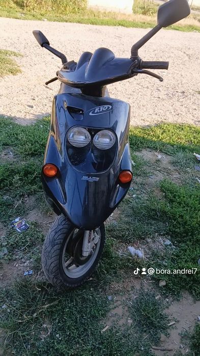 Vând scuter malagutti 49cc
