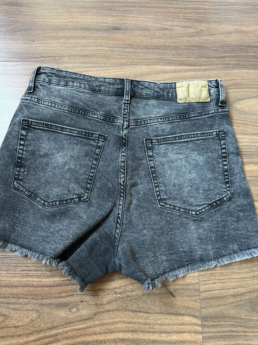 Pantaloni scurti HM 42
