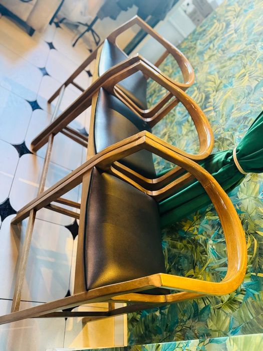 Стулья новый, в столовой