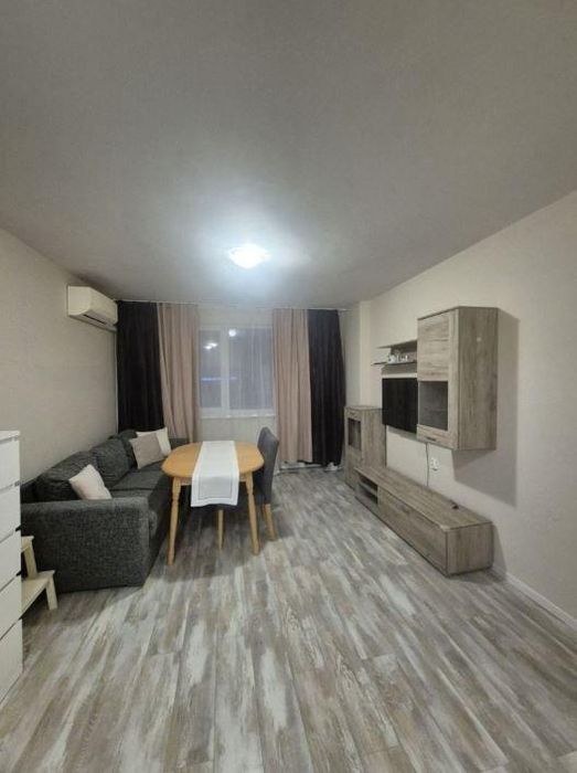 Двустаен апартамент, под наем, кв. Колхозен пазар