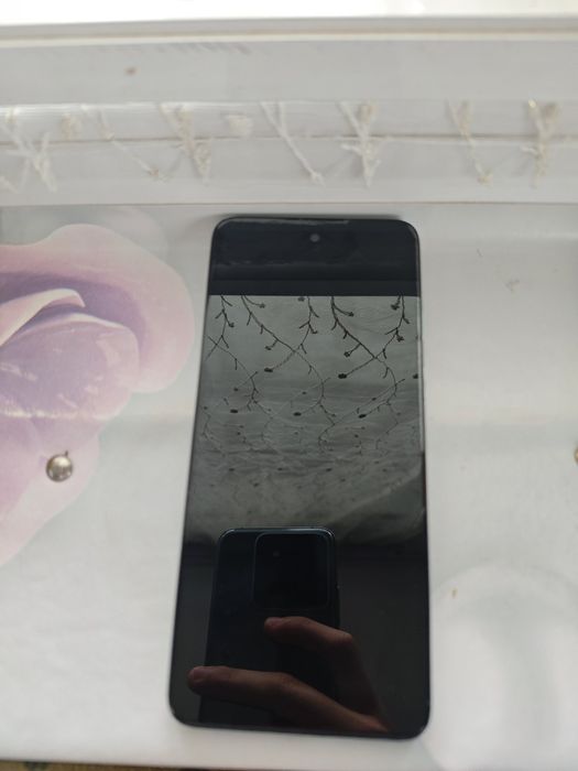 Vând Motorola e32(s)