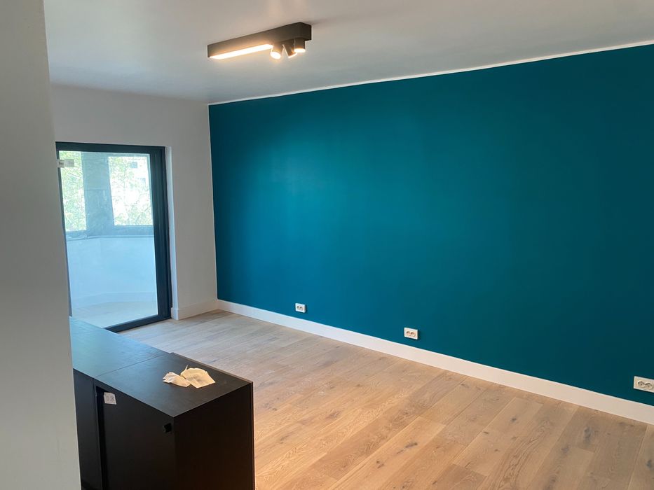 Constructor ,case la rosu sau interioare