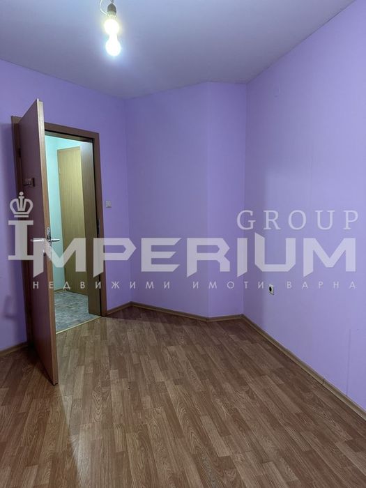 Двустаен необзаведен апартамент под наем в района на Колхозен пазар,