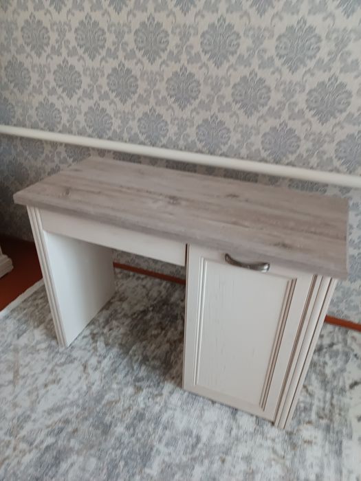 Продам  пенал , стол письменный - рабочий +кровать  производство Белар