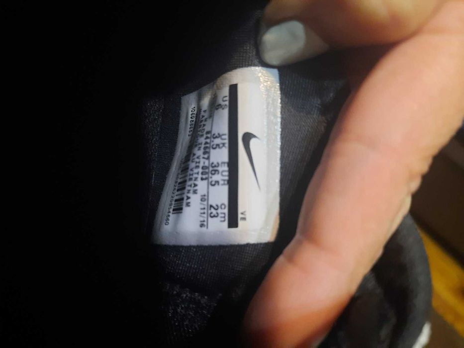 Маратонки Nike супер удобни