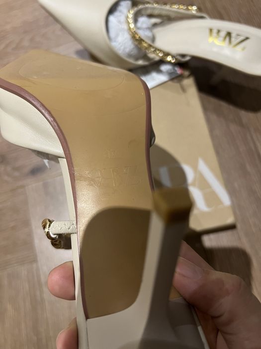 Продам туфли Zara 39 размер