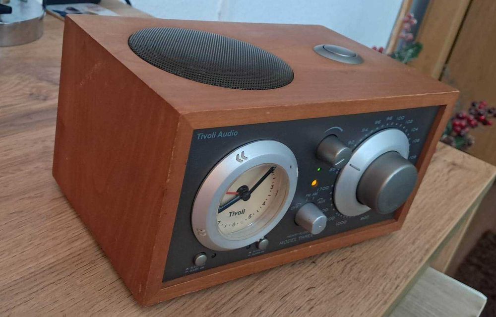 Radio TIVOLI Henry Kloss Model Three