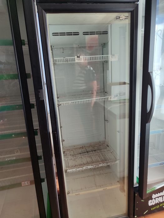 Продам витринный холодильник б/у