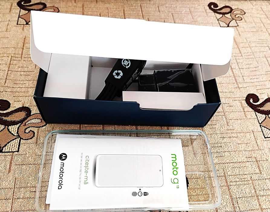 Продавам Motorola Moto G13