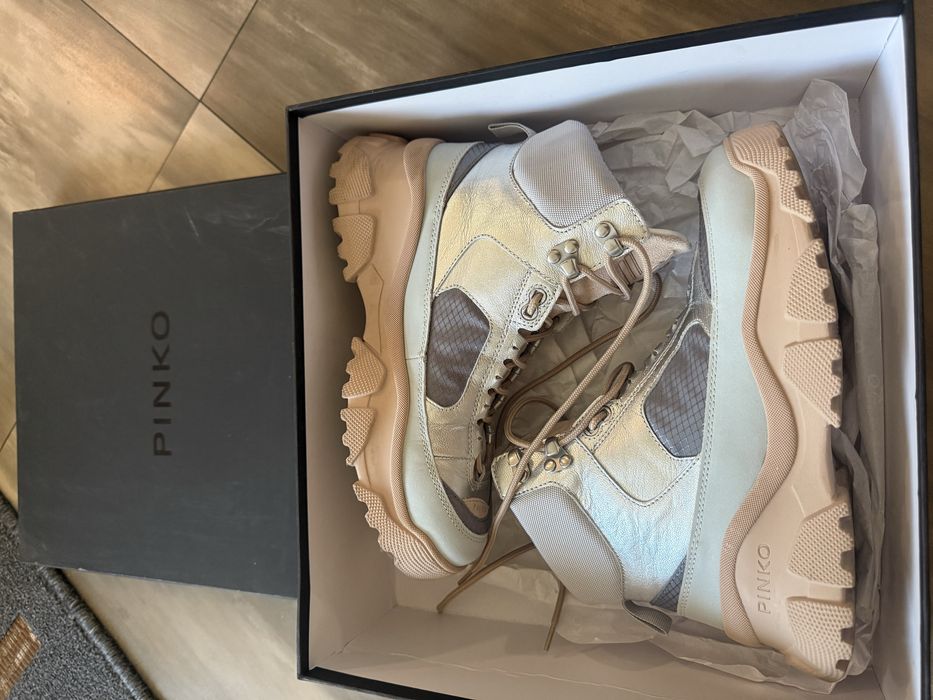 Кецове-високи Pinko