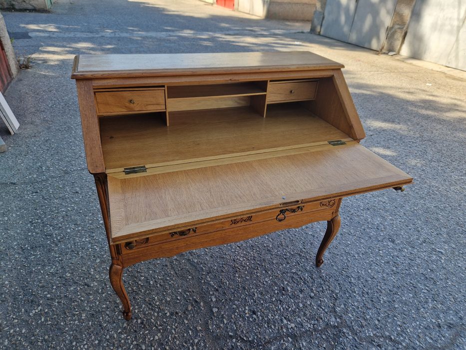 Старо писалище + шкафче