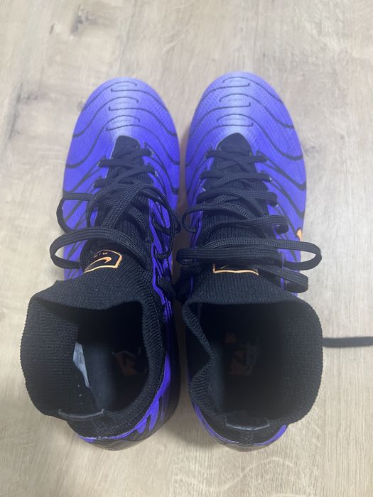 Бутсы футбольные