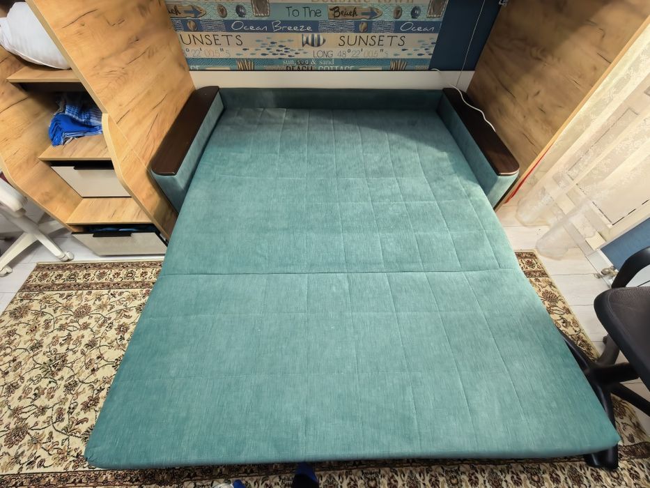 Продам диван двухместный