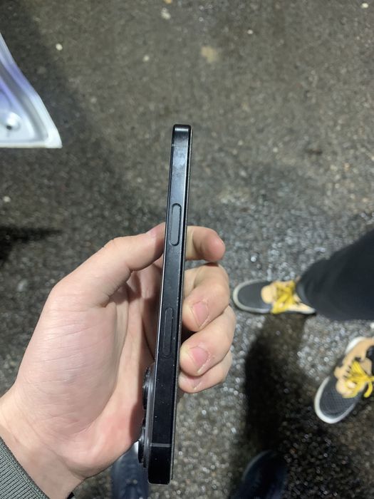 iPhone 16 pro с гарантией