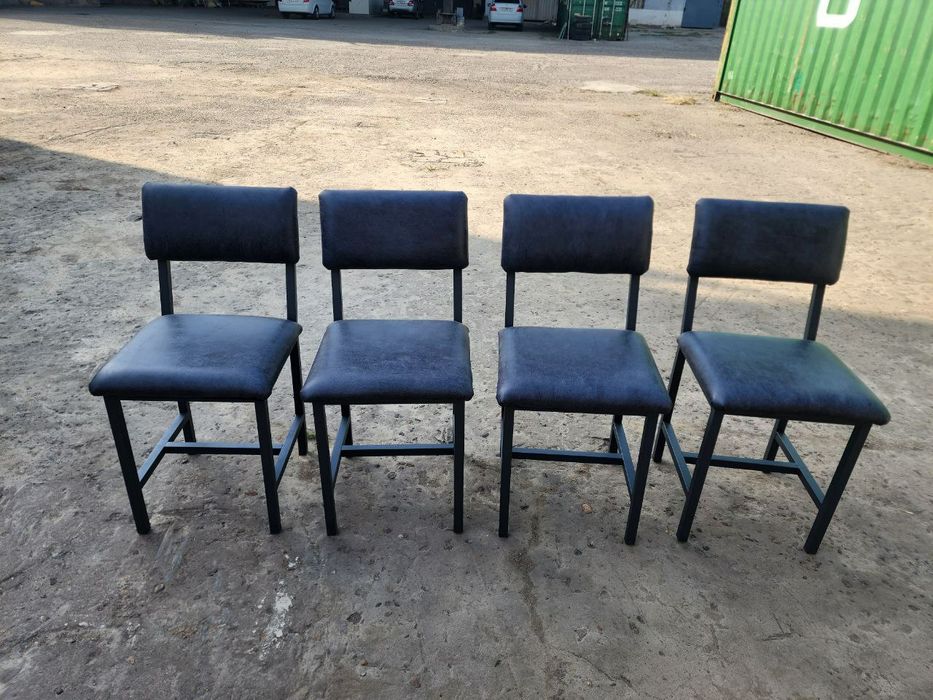 Табуретки, каркас из металического профиля 20х20