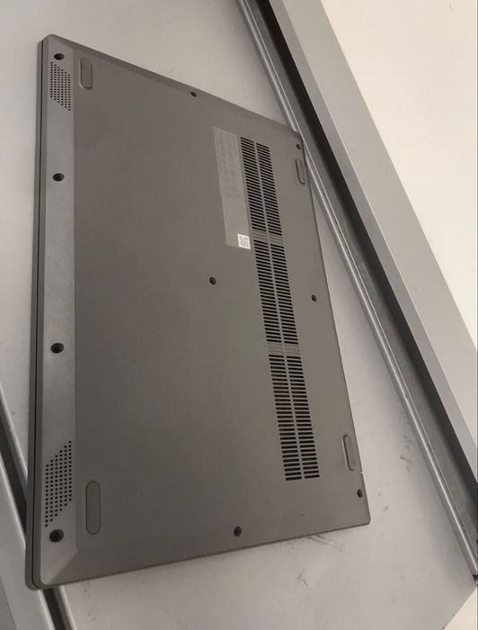 Laptop Lenovo IdeaPad S145-15IWL cu procesor Intel
