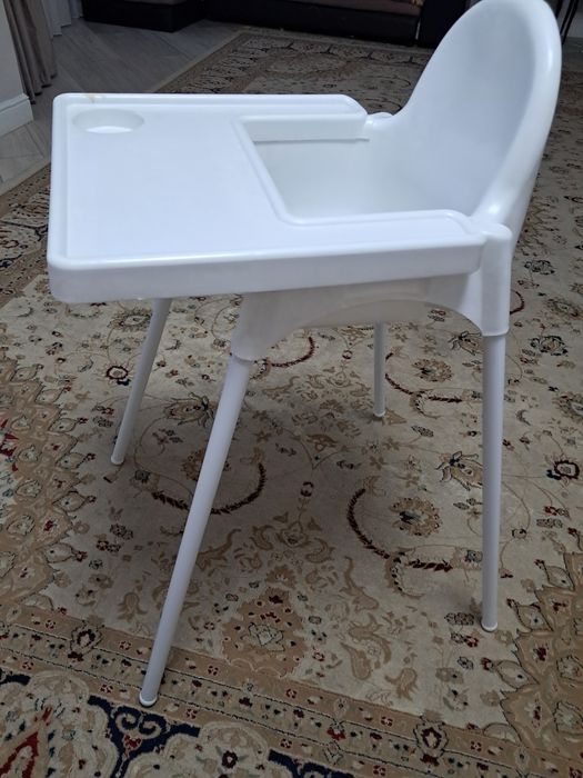 Стол для детей Икеа.