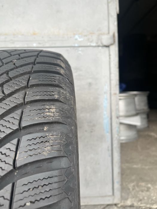 4 бр. зимни гуми 195/65/15 Semperit 2x7 mm 2x5-6 mm DOT 4622/3021