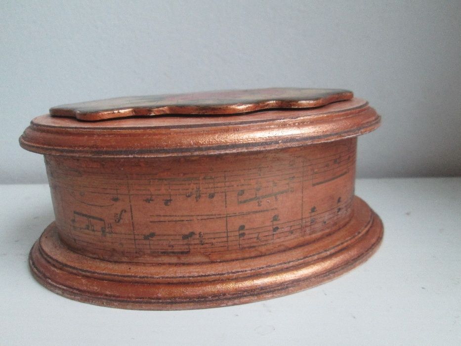 кутийка за бижута