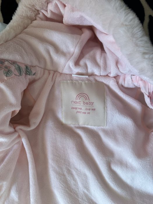 Новая куртка Next 0-3 мес