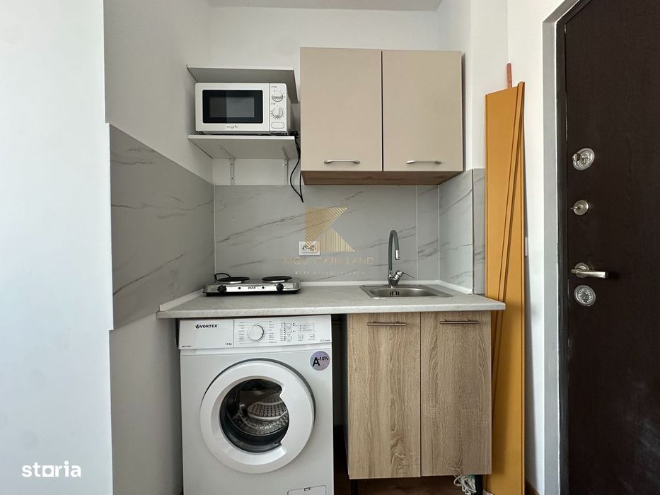 Camera cu baie, renovata complet, etaj 3,. Serii 2, prima inchiriere