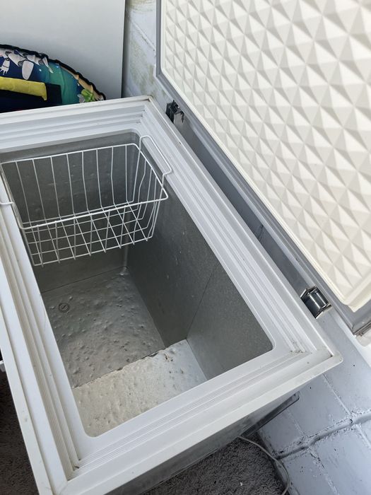 Продам морозилку