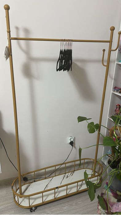 Напольная вешалка